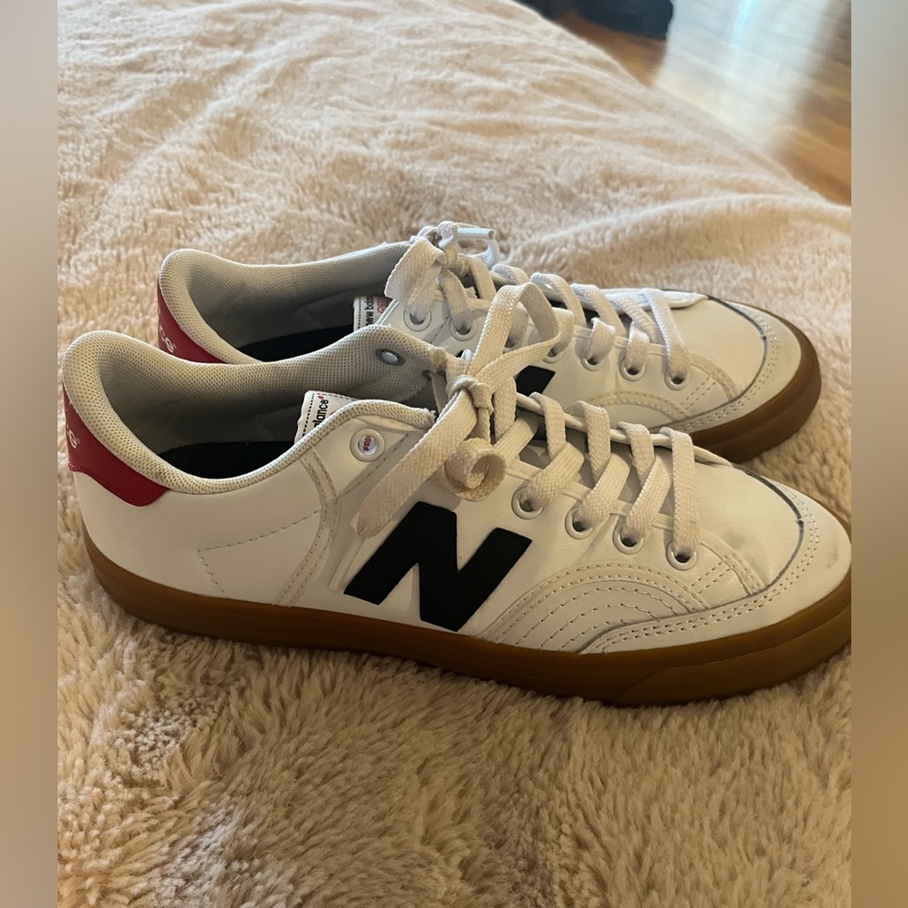 New Balance 212 sneakers like new- men’s 7/womens 8.5